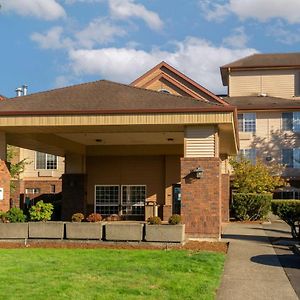 Best Western Plus Park Place Inn & Suites